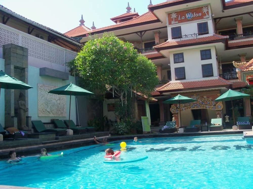 La Walon Hotel Kuta Lombok Exterior foto